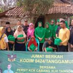 Kodim 0424/ Tanggamus  Bersama IWO – I Pringsewu Menggelar Giat Jum’at Berkah.