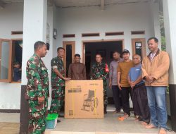 Perduli Warga Disabilitas Dandim 0610/ Sumedang Serahkan Bantuan