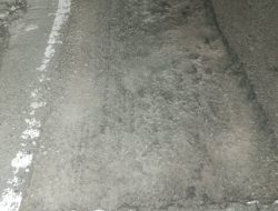 Proses Tambal Sulam Aspal di Jalan Lintas Sumatera Kecamatan Panti -Padang Gelugur Menuai Kritik