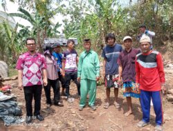 Karang Taruna Pardasuka Gerak Cepat Sambangi Rumah Warga yang Roboh